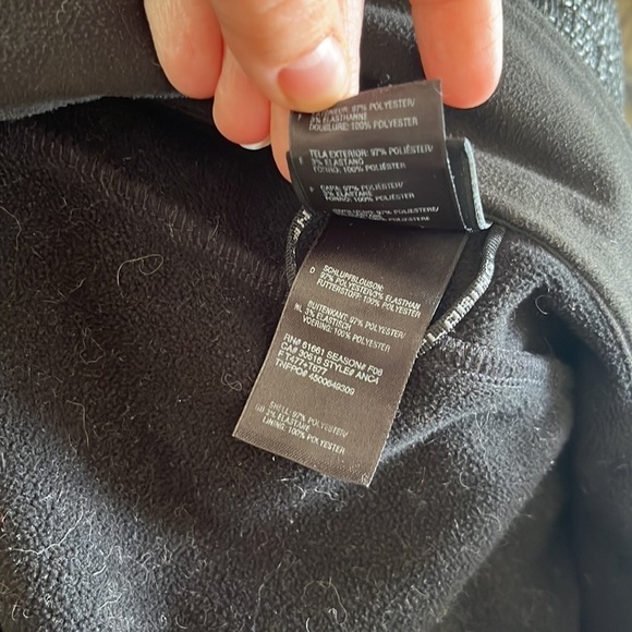 The North Face Women's Black Apex Bionic Softshell Jacket - Picture 10 of 12